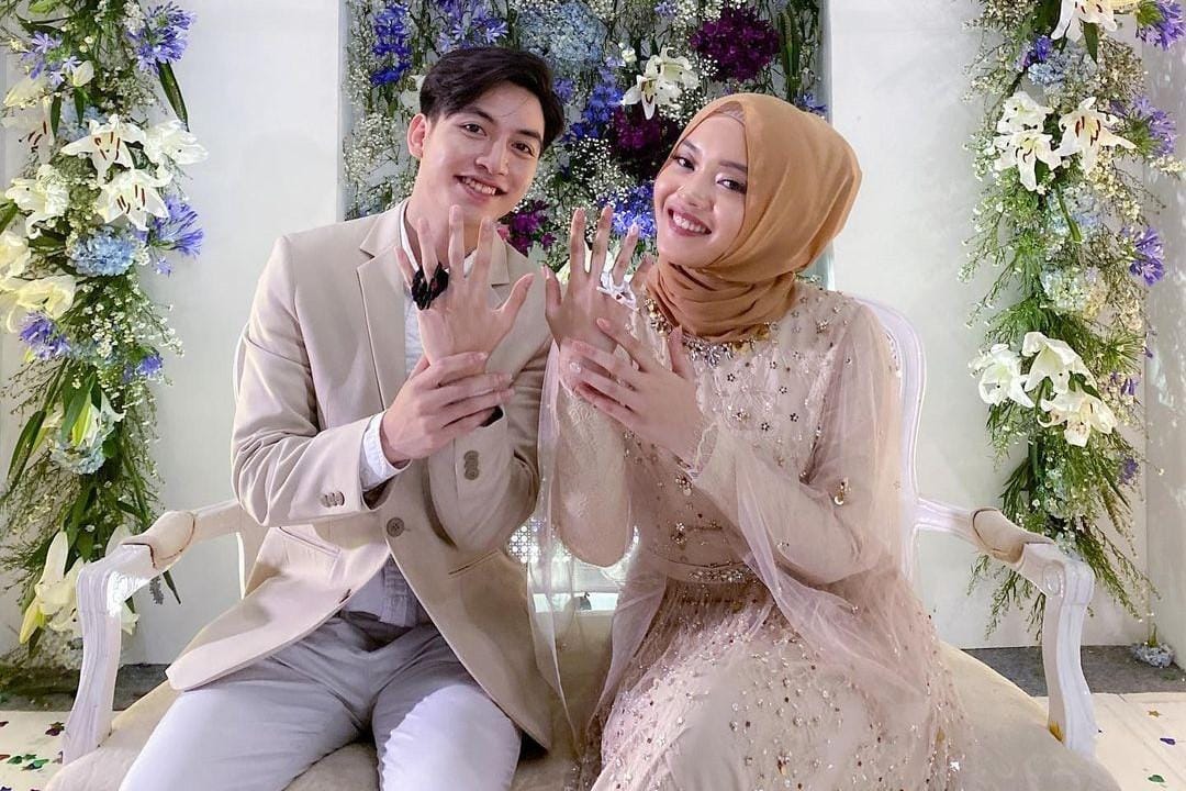 Gaya Kompak Putri Delina dan Jeffry Reksa, Pamer 'Cincin' Juga Ada!