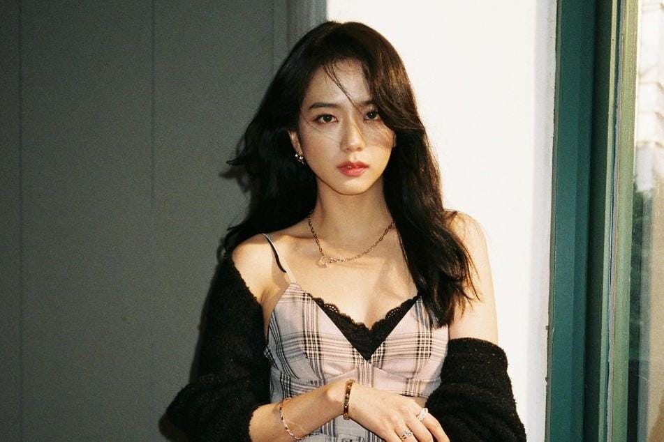 Ulang Tahun ke-26, Ini Transfomasi Gaya Kece Jisoo BLACKPINK