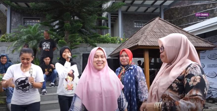 youtube.com/lestychannel