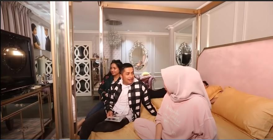 Youtube.com/rumahselebmnctv