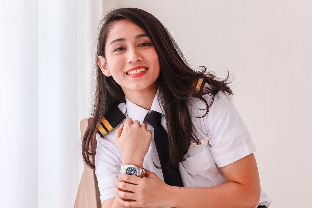 Begini Gaya Athira Farina, Pilot yang Dijodohkan dengan El Rumi