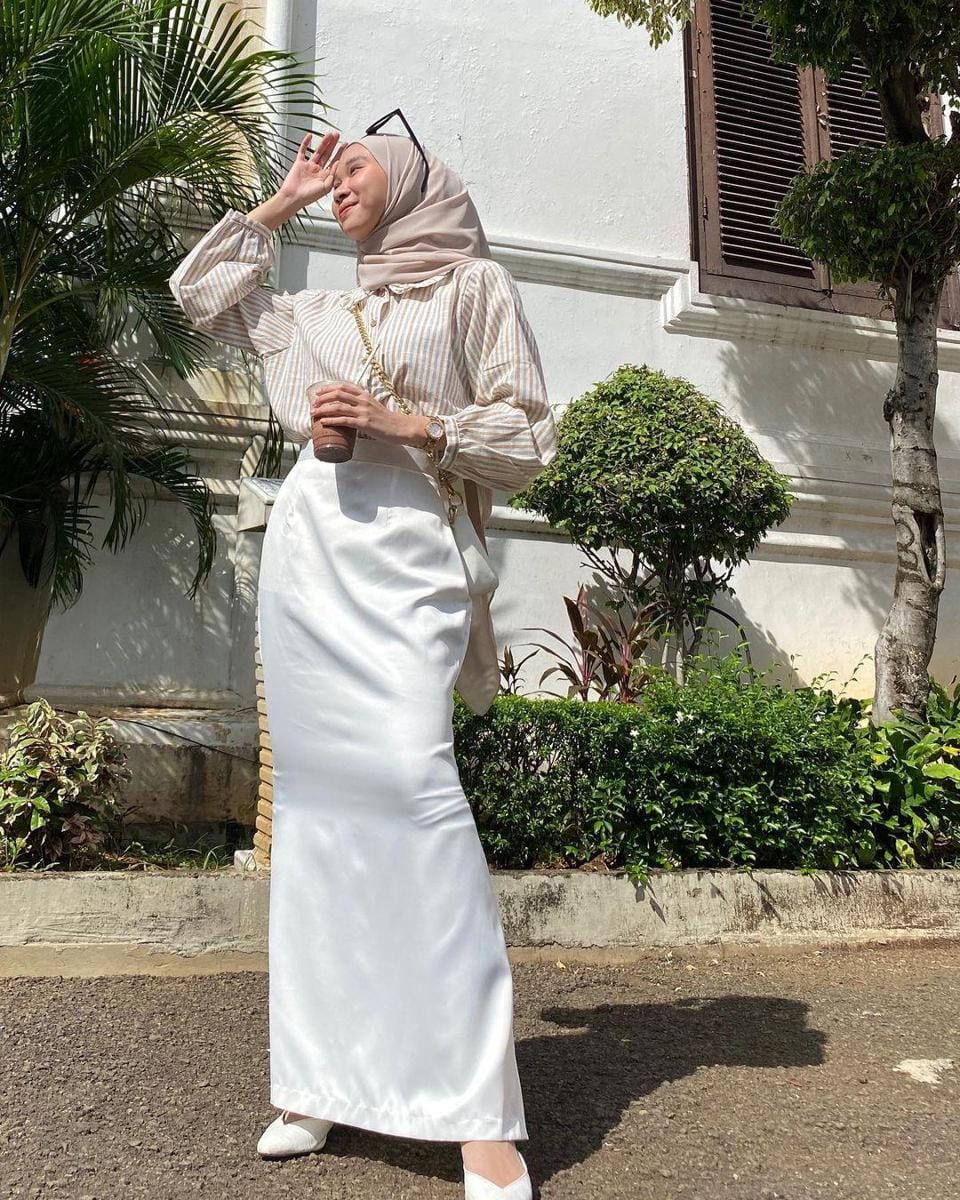 instagram.com/nasariastri