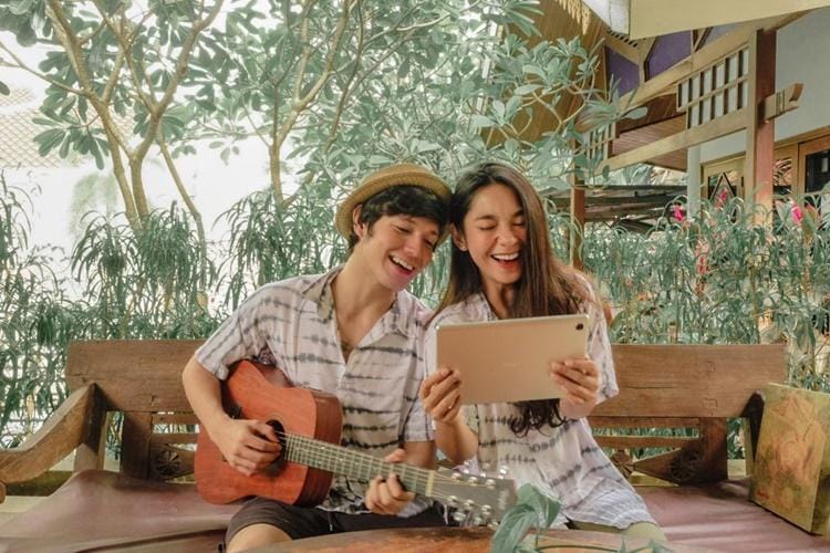 Instagram.com/dindakirana.s