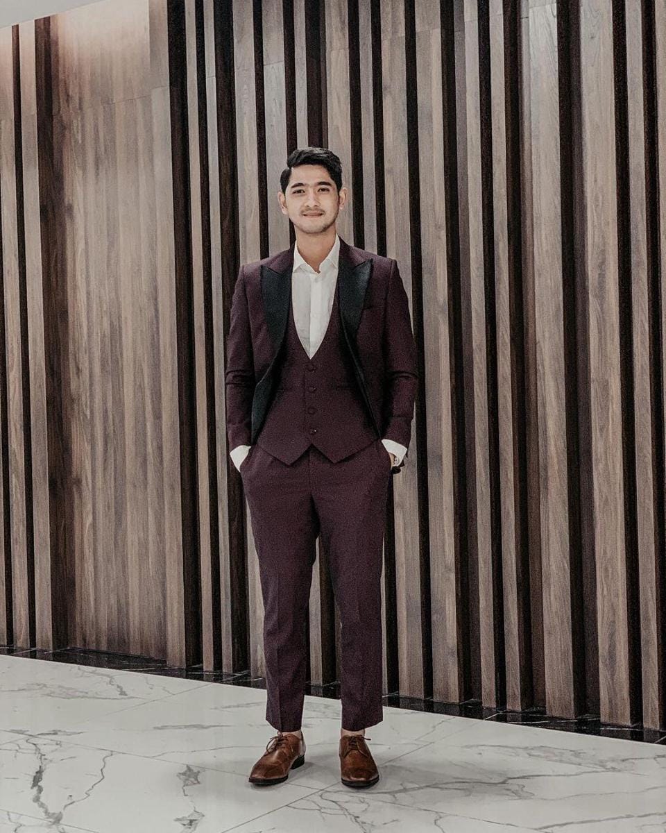 instagram.com/arya.saloka