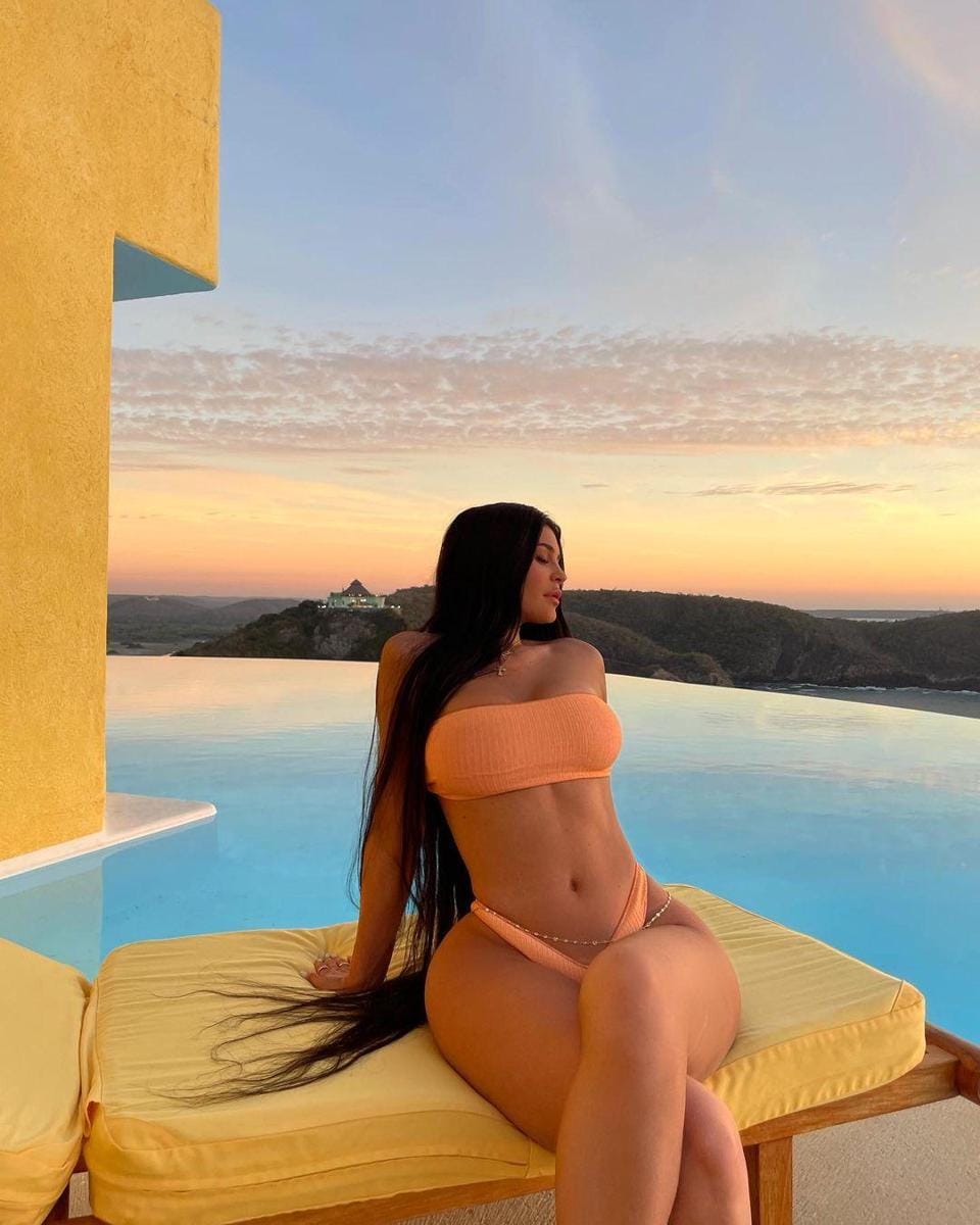 instagram.com/kyliejenner