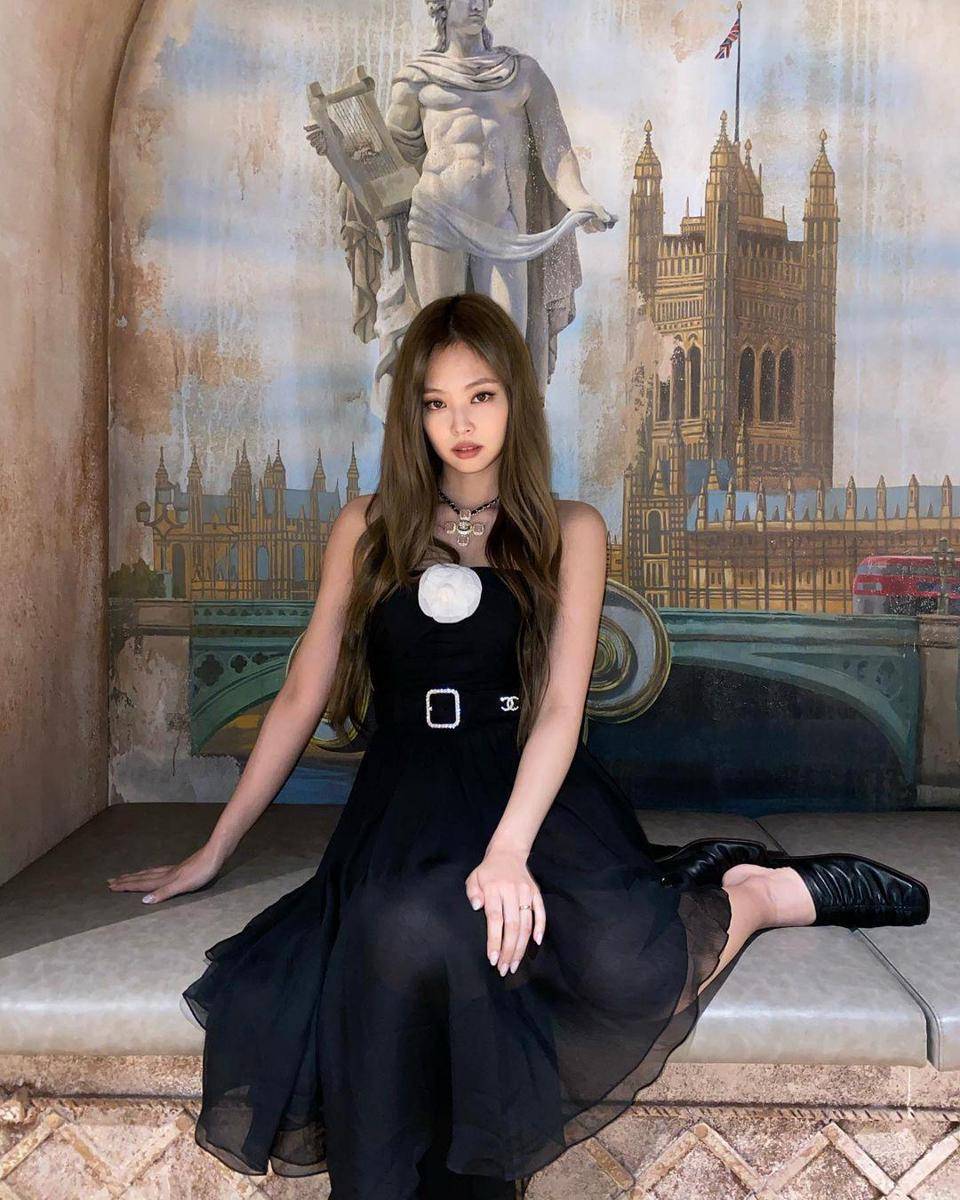instagram.com/jennierubyjane