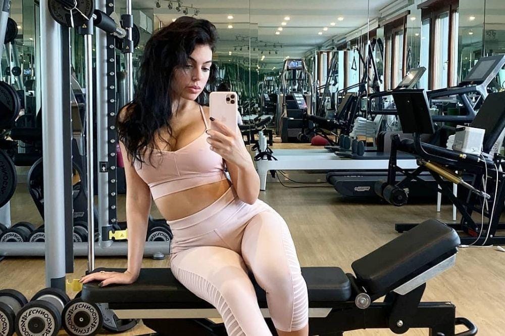 instagram.com/georginagio