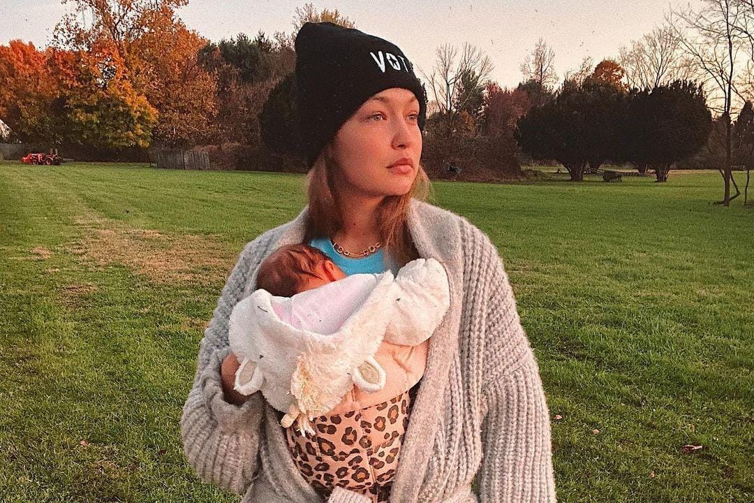 Hot Mama! Intip Gaya Keren Gigi Hadid Setelah Punya Anak