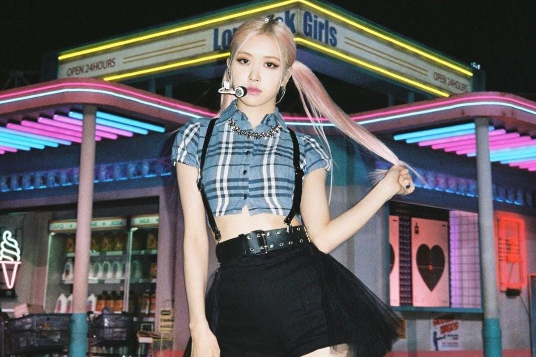 Deretan Gaya Mewah Rosé BLACKPINK, Pakai Baju Jutaan Rupiah!