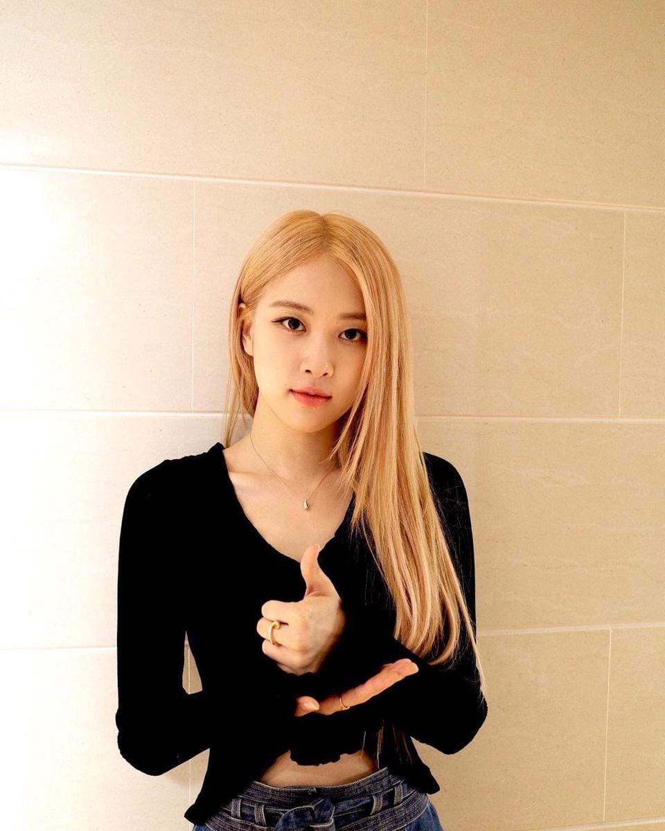 instagram.com/roses_are_rosie