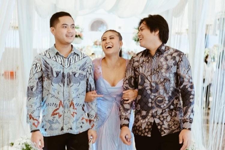 Instagram.com/awkarin