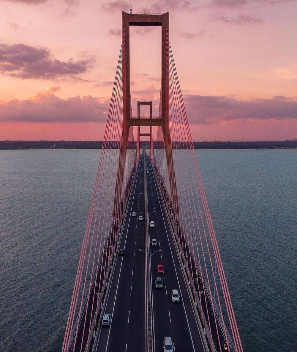 instagram.com/raissatito