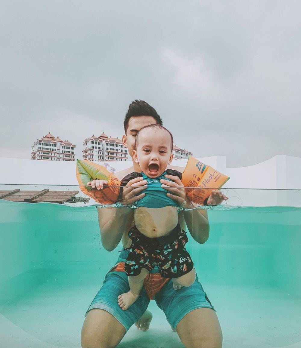 instagram.com/rachelvennya