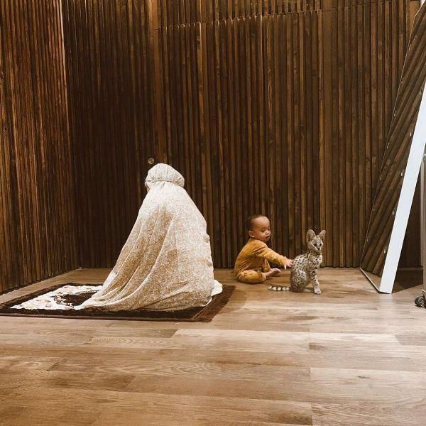 instagram.com/rachelvennya