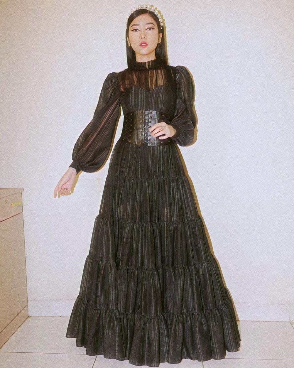 instagram.com/isyanasarasvati