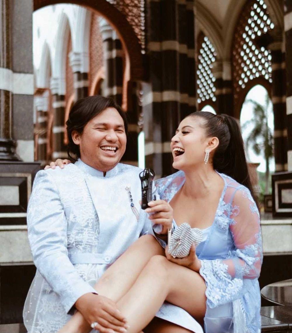 Instagram.com/awkarin