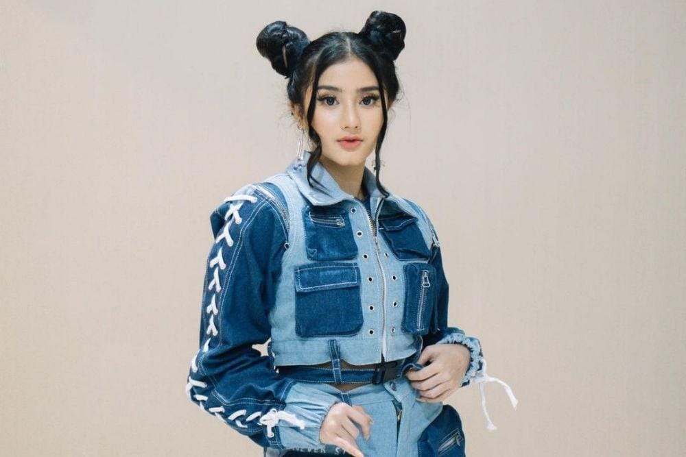 7 Pesona Ghea Youbi, Pedangdut Seksi yang Makin Lengket sama Pacar