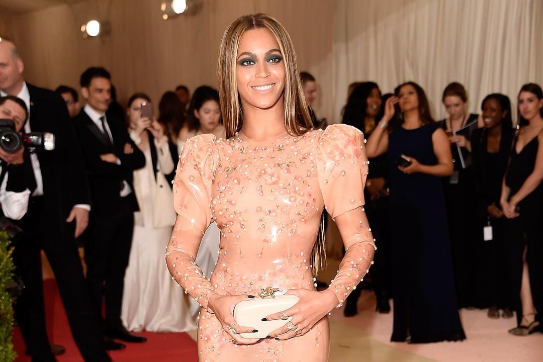 7 Dress Termahal yang Pernah Dipakai Artis Hollywood Sepanjang Masa