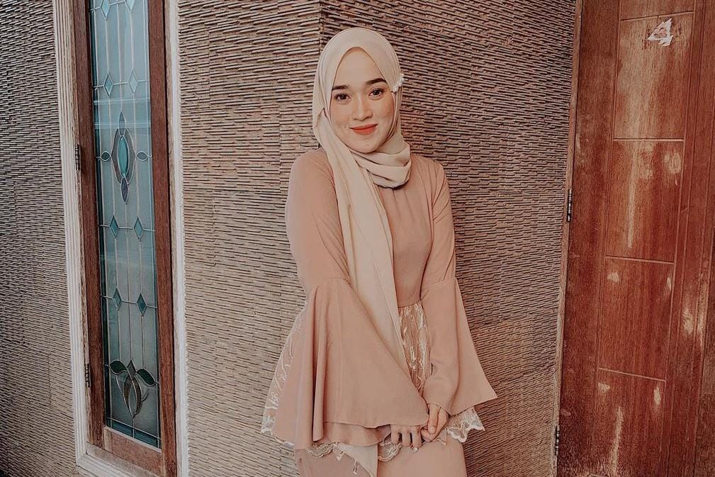 Intip Gaya Ririe Fairus, Istri Ayus Sabyan Keyboardis Nissa Sabyan