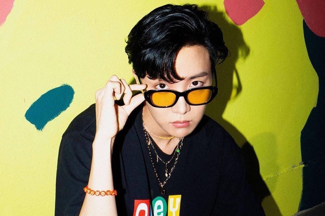 Ulang Tahun ke-26, Ini Transformasi j-hope BTS dari Lugu Hingga Modis
