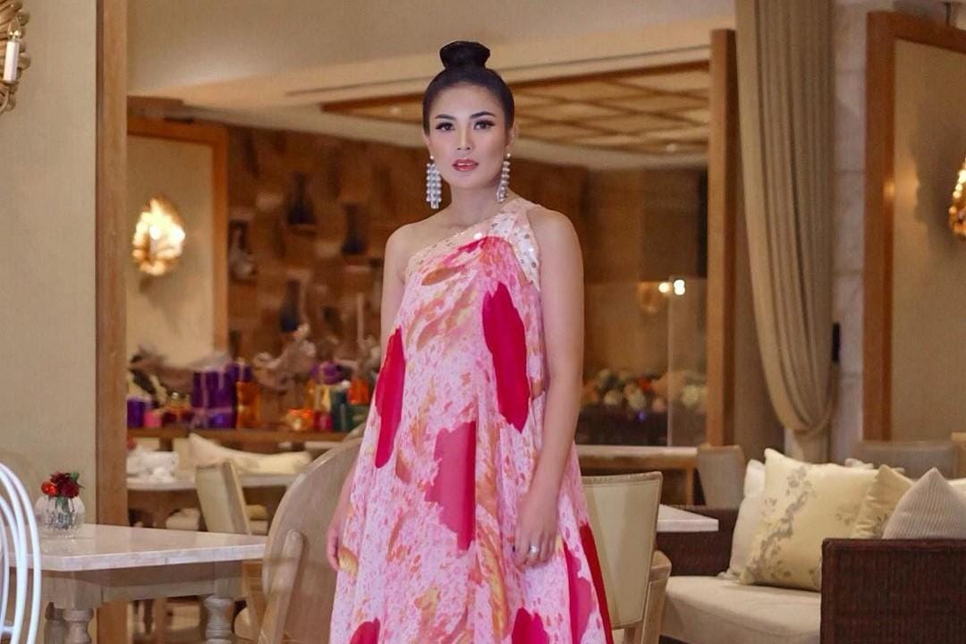 Deretan Gaya Artis Indonesia yang Makin Menawan Usai Bercerai