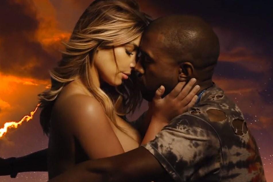 Resmi Bercerai, Intip Lagi Gaya Mesra Kim Kardashian dan Kanye West