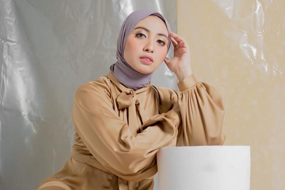 Intip Gaya Vicky Alaydrus, Teman Rachel Vennya yang Gugat Cerai Suami