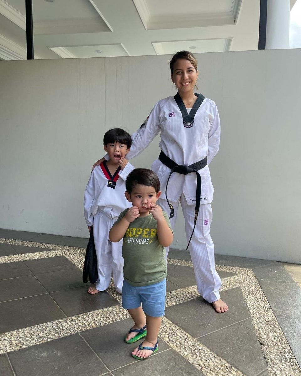 Instagram.com/tya_ariestya