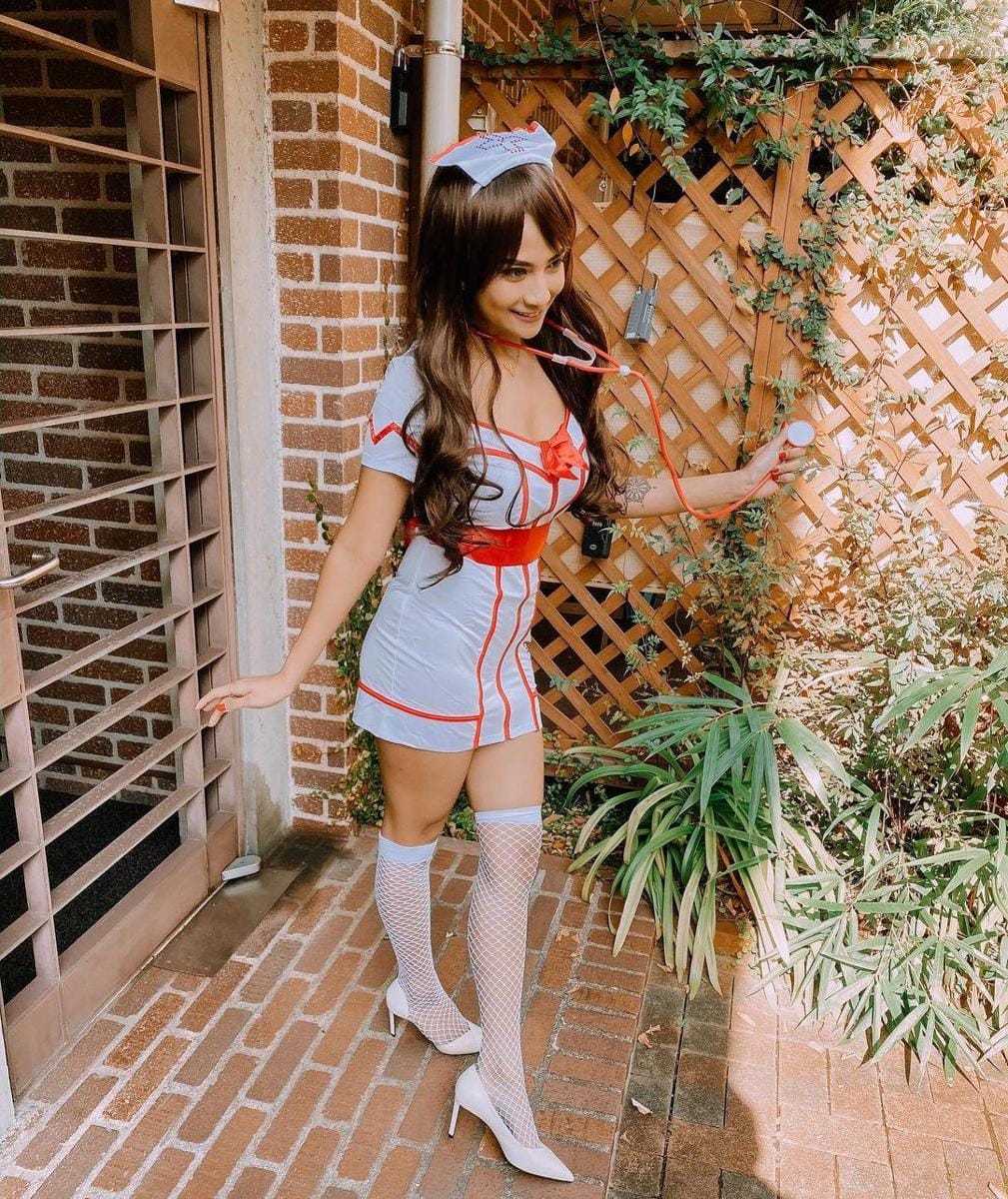 instagram.com/vanessaangelofficial
