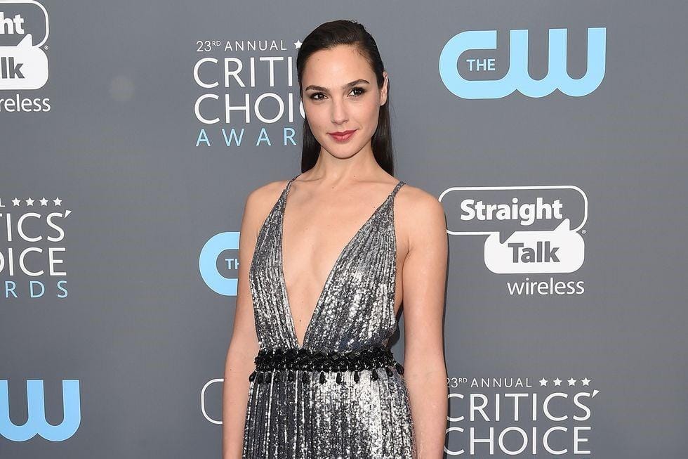 Hamil Anak Ketiga, Intip Gaya Seksi Gal Gadot yang Viral di Internet