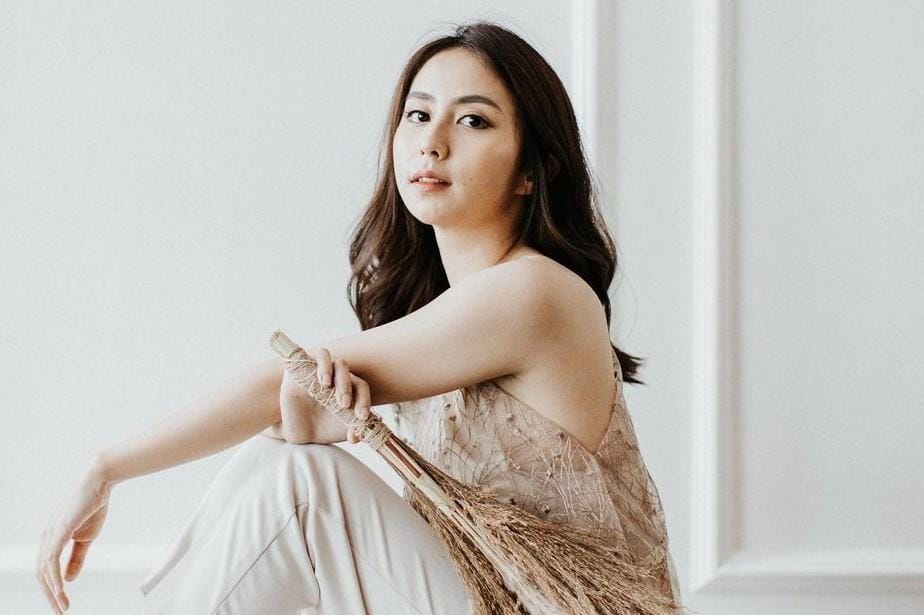 Intip Gaya Clairine Clay, Selebgram yang Dilamar Joshua Suherman