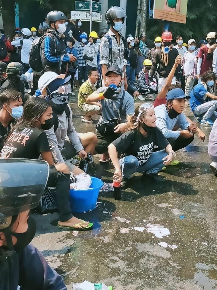 Twitter.com/AungNaingSoeAns