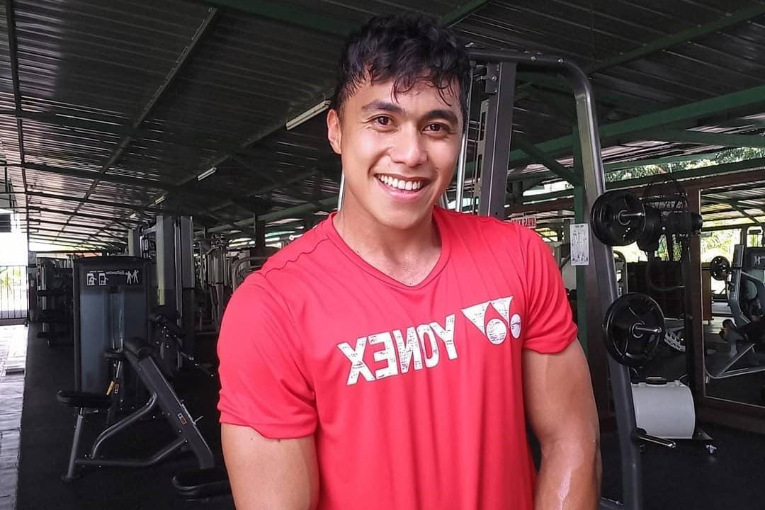 Gaya Aprilia Manganang, Eks Atlet Voli Putri yang Kini Berstatus Pria