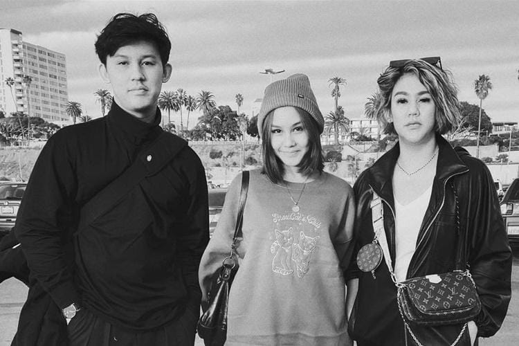 9 Potret Kekompakan Artis Tiga Bersaudara, Sama-Sama Sukses!