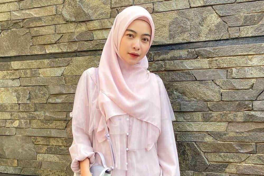 Luluhkan Hati Ikbal Fauzi, Intip 7 Pesona Novia Giana