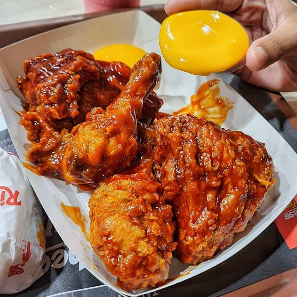 Instagram.com/eattemptationsby