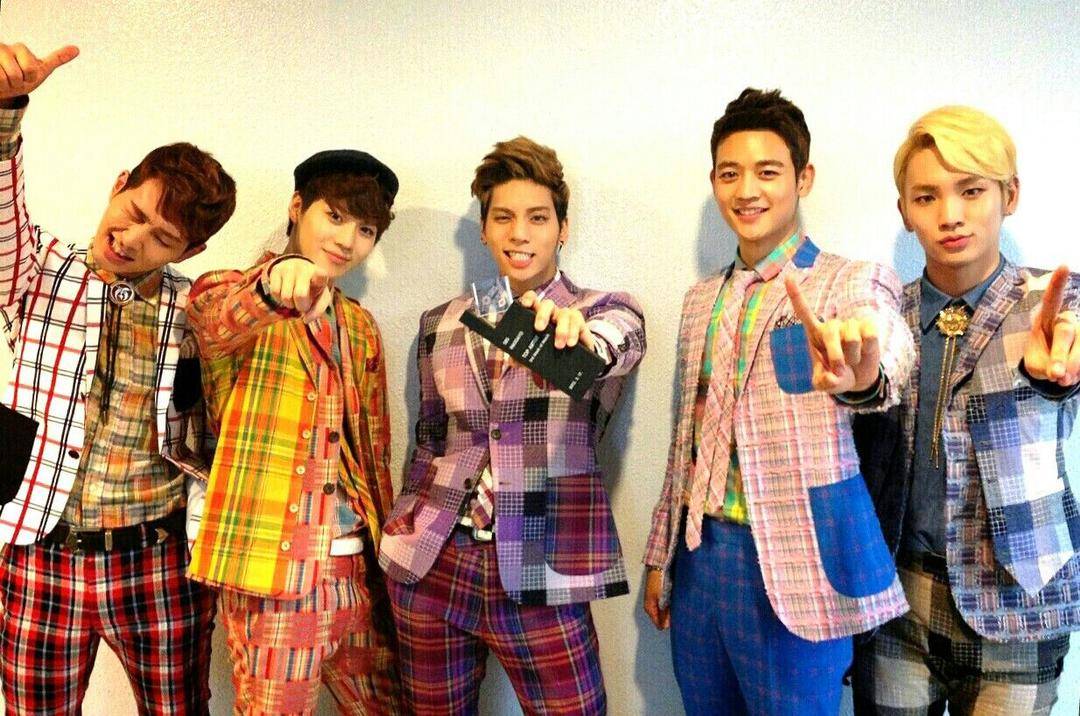 https://twitter.com/Forever_Minho