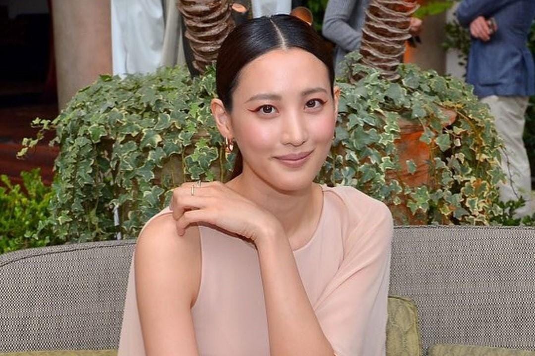Resmi Jadi Artis YG Entertainment, Begini Gaya Menawan Claudia Kim