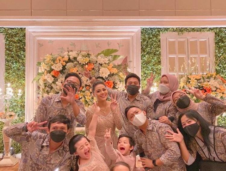 Instagram.com/rikanaika