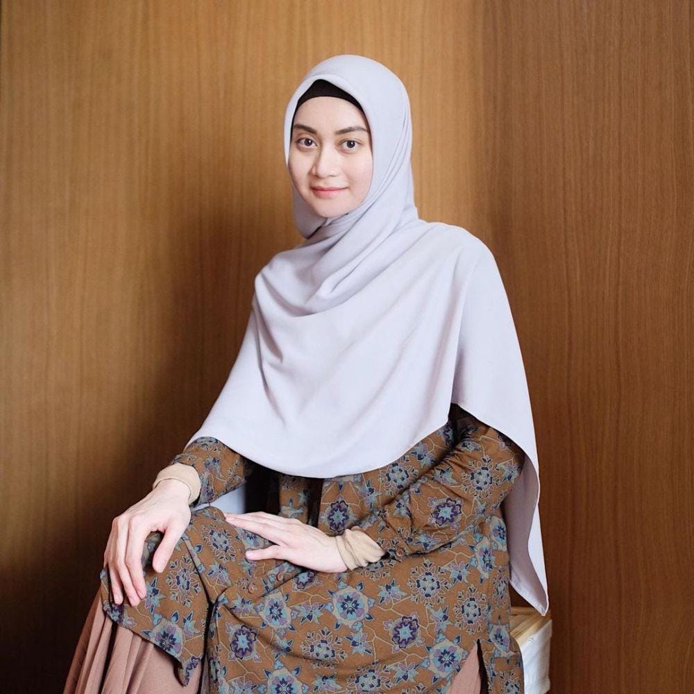 Instagram.com/ayupratiwi