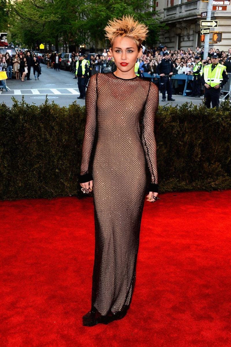 harpersbazaar.com