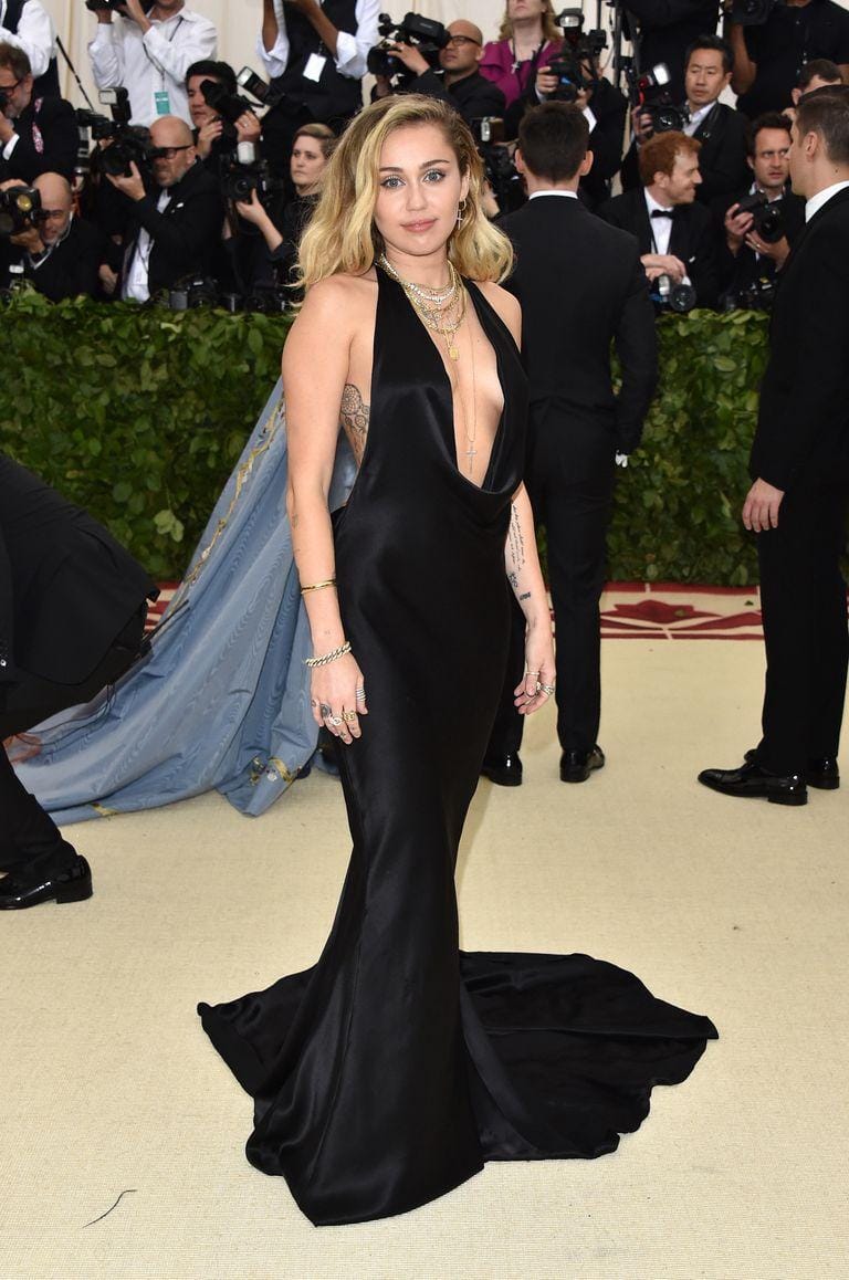 harpersbazaar.com