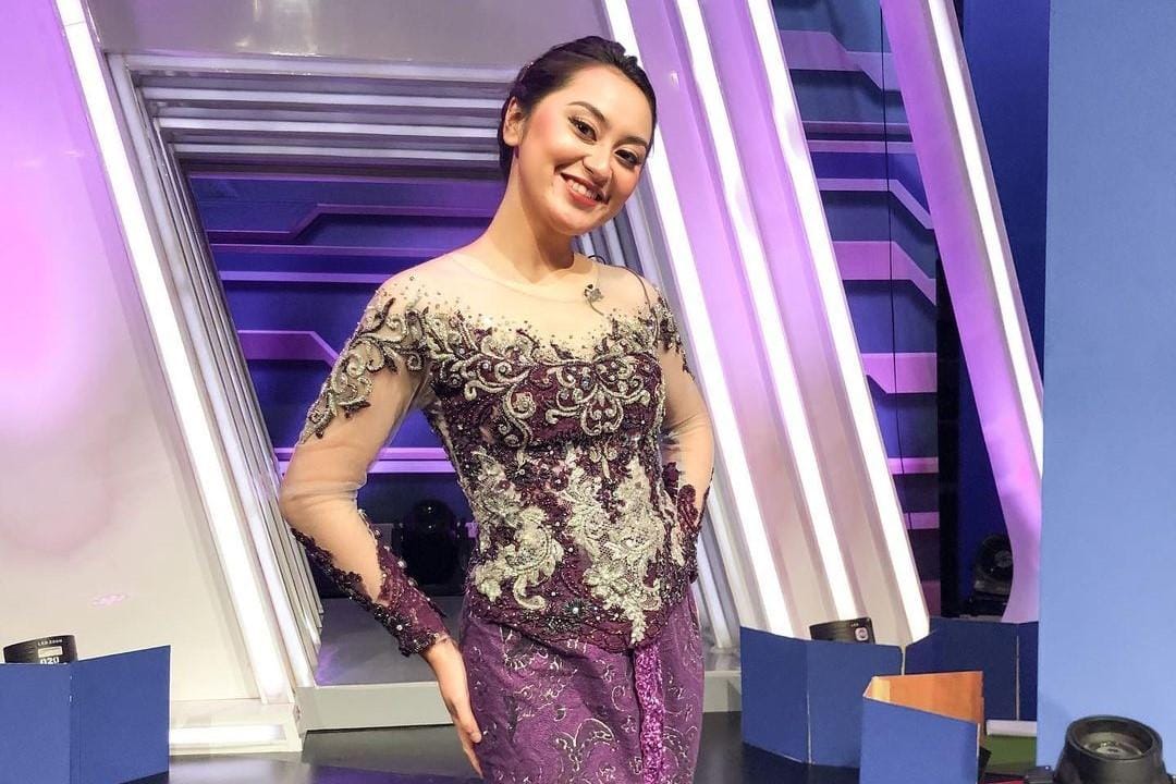Dikabarkan Dekat dengan Billy Syahputra, Begini Gaya Memes Prameswari