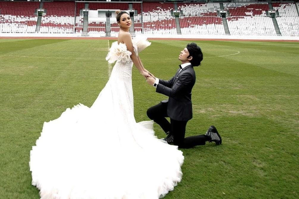 Gaya Pre-Wedding Aurel Hermansyah & Atta Halilintar, Mesra Banget!