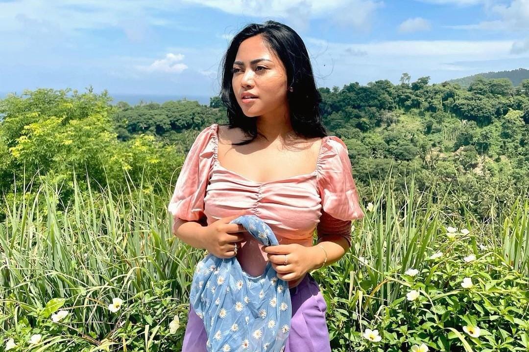 Rajin Liburan Usai Bercerai, Ini Gaya Rachel Vennya yang Buat Pangling