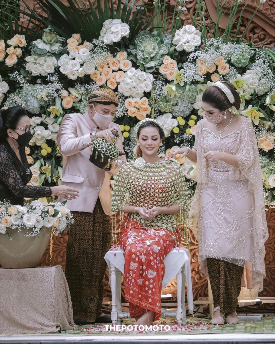 instagram.com/aurelie.hermansyah