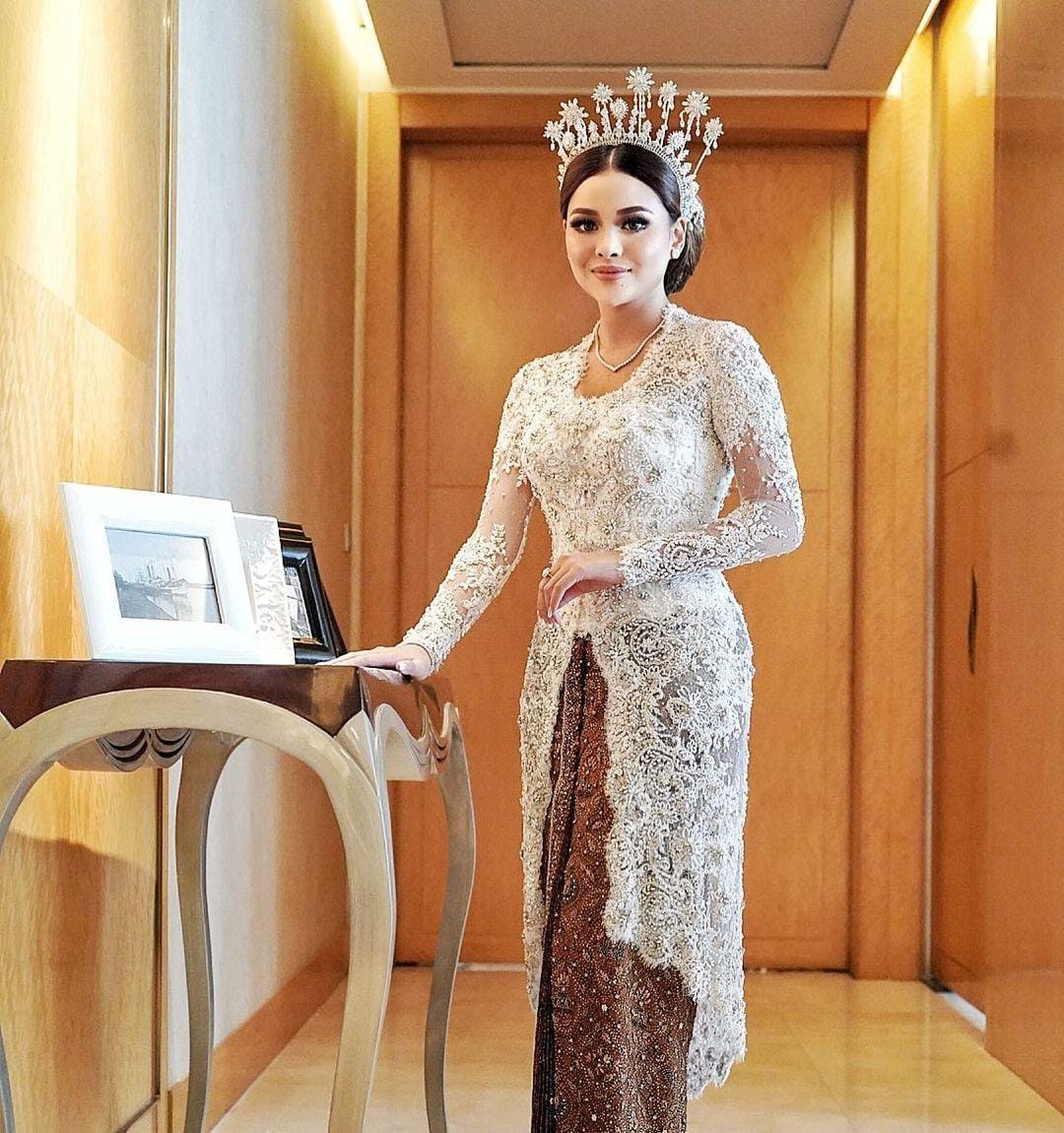 instagram.com/aurelie.hermansyah