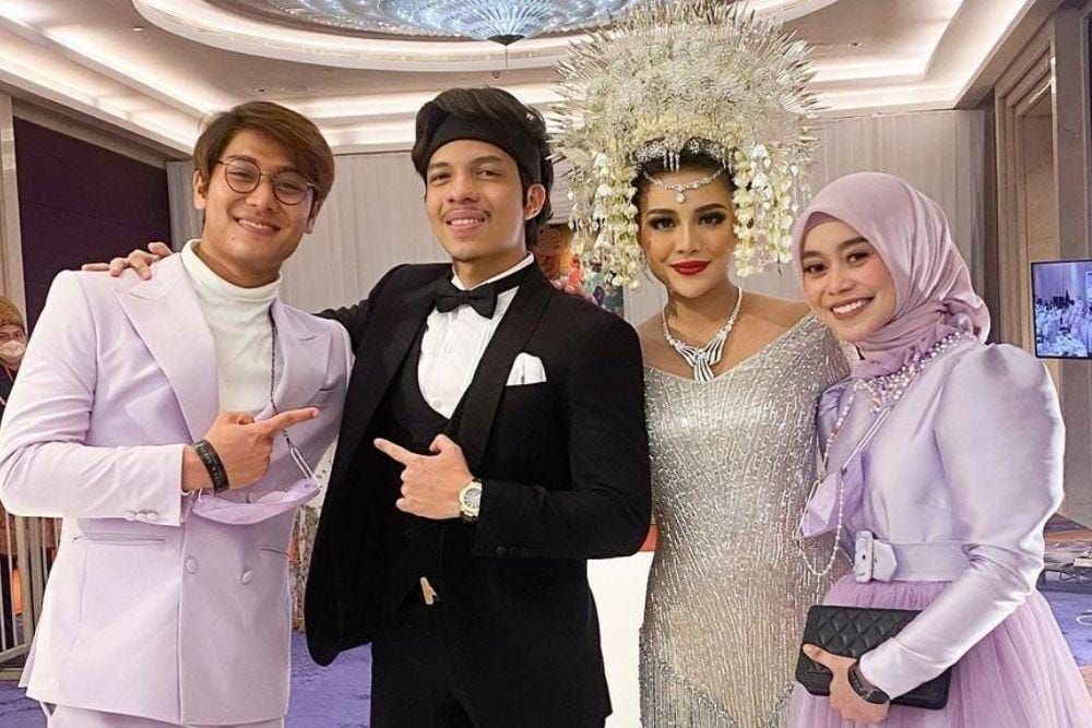 Potret Kece Tamu Undangan di Pernikahan Aurel dan Atta