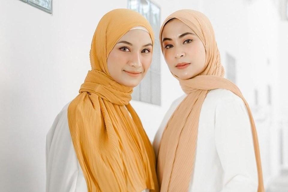 Ini 5 Tips Merawat Hijab Plisket Supaya Lipatannya Tahan Lama