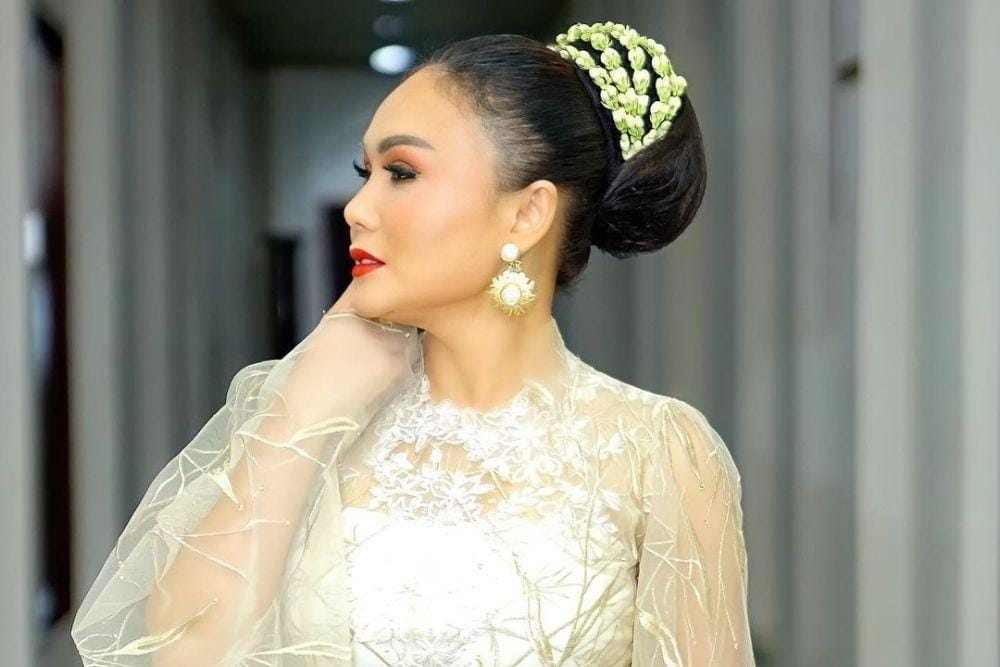 instagram.com/yunishara36